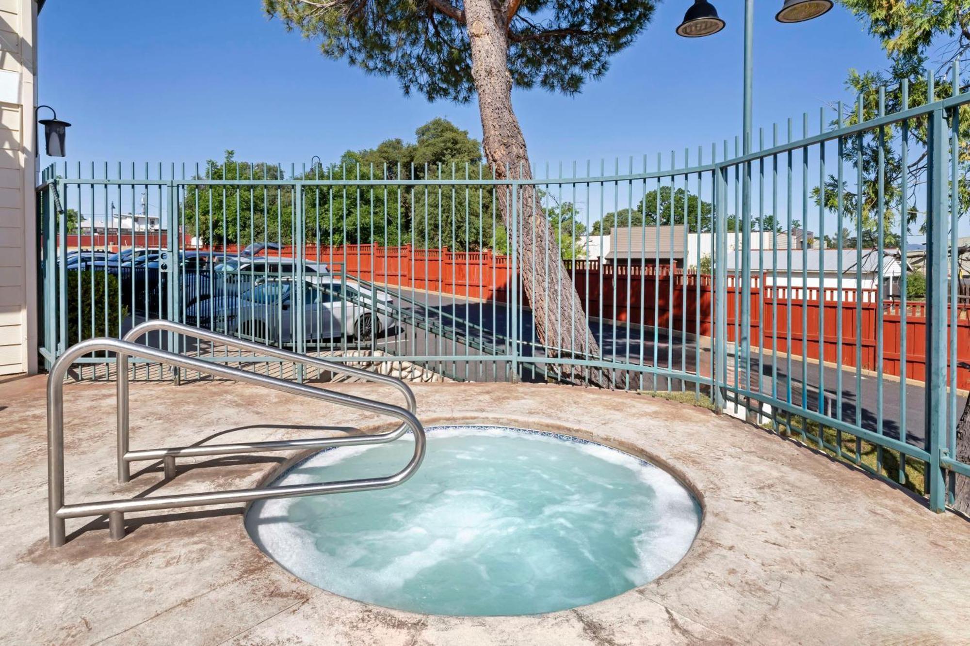 Best Western Cedar Inn & Suites Angels Camp Exteriör bild
